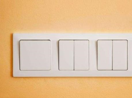 家裝強電和弱電的區(qū)別是什么？電路布線應當注意哪些原則？